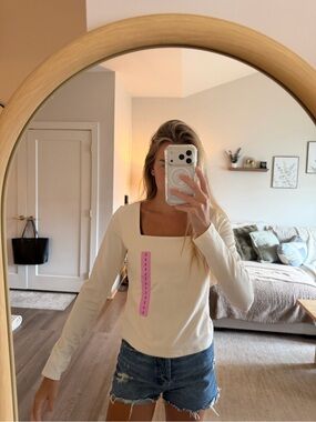 Express Cream Long Sleeve Tee